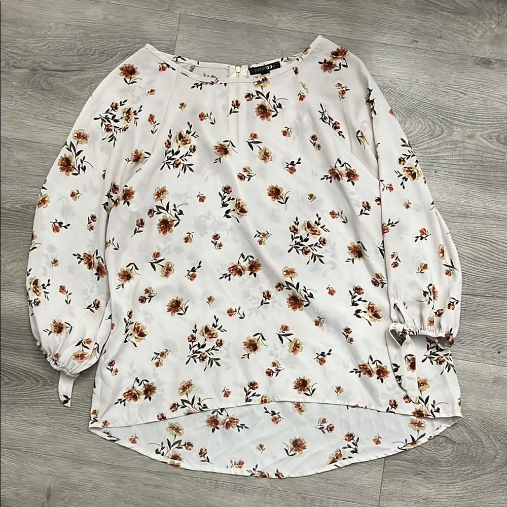 Floral Women's Top - Cream